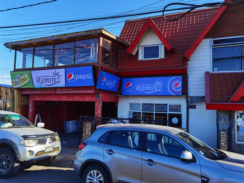Caja de luz instalada en local comercial Concepción - IMPREGNA Publicidad