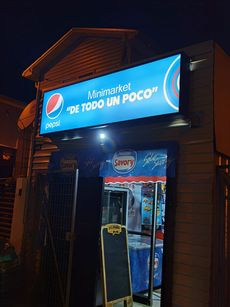 Caja de luz instalada en local comercial Concepción - IMPREGNA Publicidad