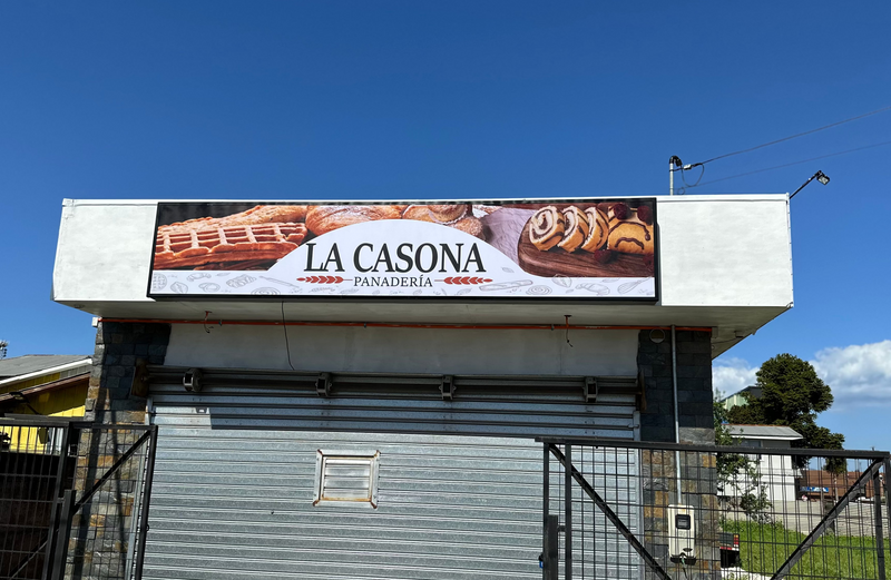 Caja de luz instalada en local comercial Concepción - IMPREGNA Publicidad