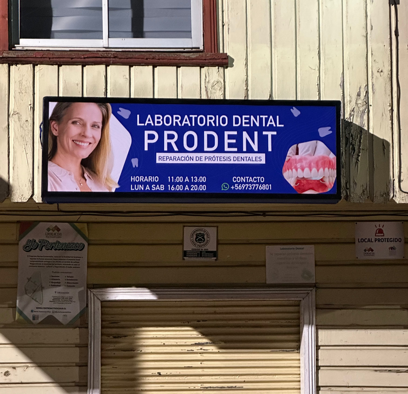 Caja de luz instalada en local comercial Concepción - IMPREGNA Publicidad