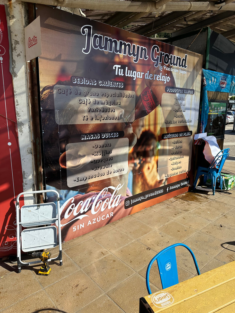 Caja de luz instalada en local comercial Concepción - IMPREGNA Publicidad